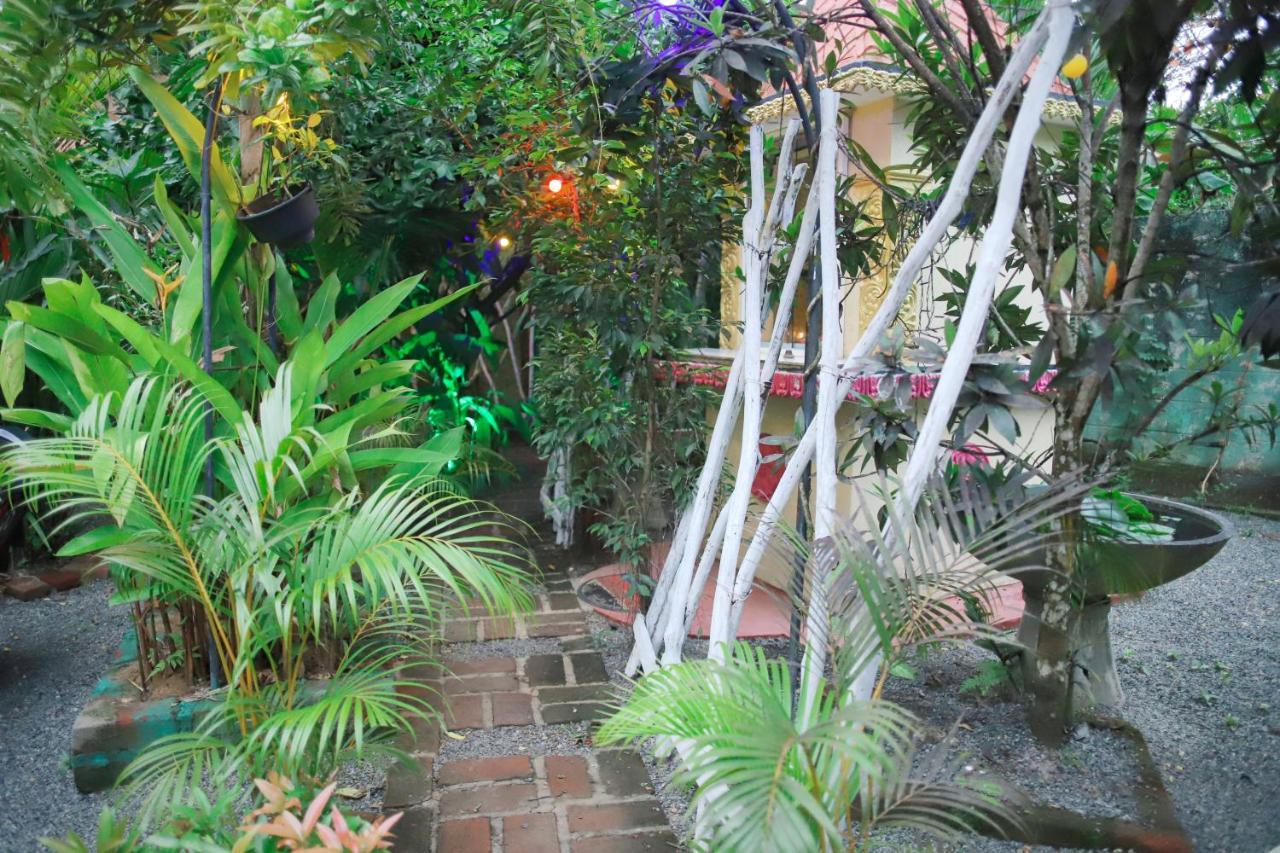 Ruwan Jungle Homestay Mirissa Exteriör bild